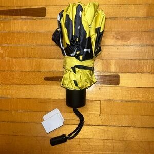 PEANUTS SNOOPY Yellow and Black Compact Umbrella NEW NWT